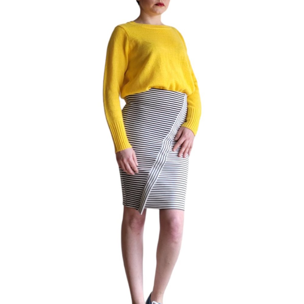 H & M Yellow Long Sleeved Crewneck Sweater Jumper Size M